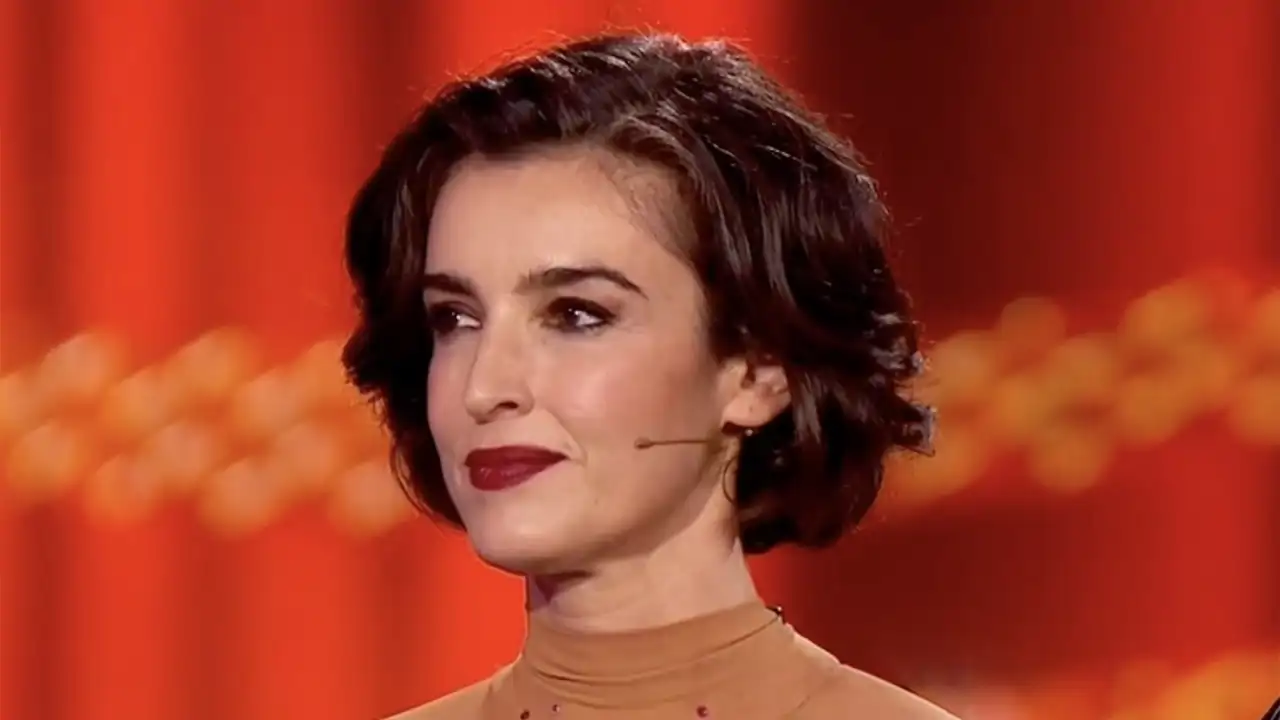 Blanca Romero con gesto serio antes de actuar en 'Bailando con las estrellas'