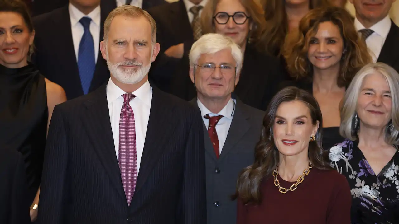 Los Reyes, Felipe y Letizia, presiden la entrega del Premio de Periodismo Francisco Cerecedo.