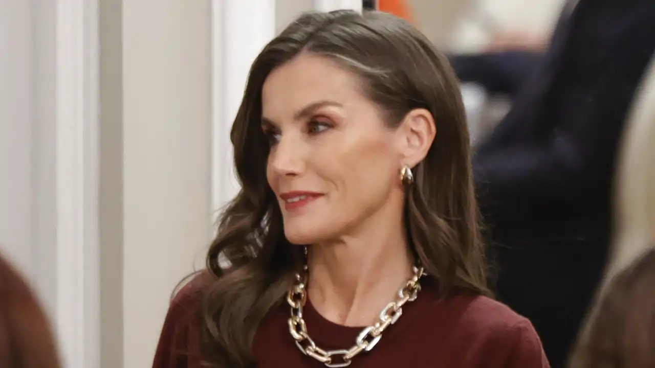 ste es el collar de eslabones de Parfois de 15,99 euros que promete agotarse por culpa de la Reina Letizia