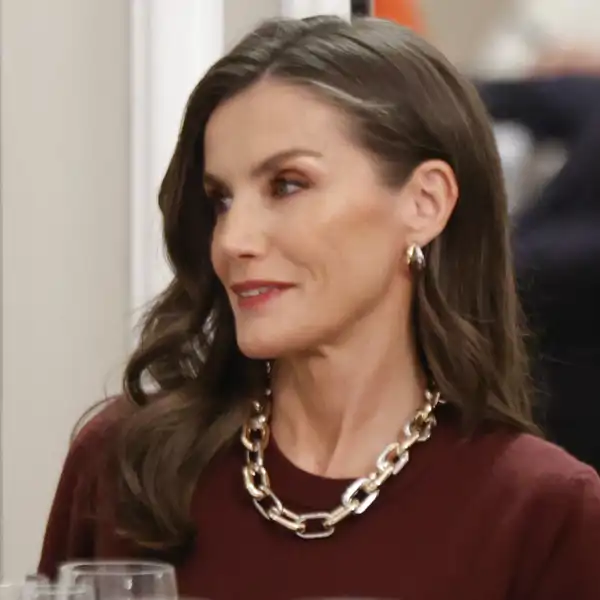 ste es el collar de eslabones de Parfois de 15,99 euros que promete agotarse por culpa de la Reina Letizia