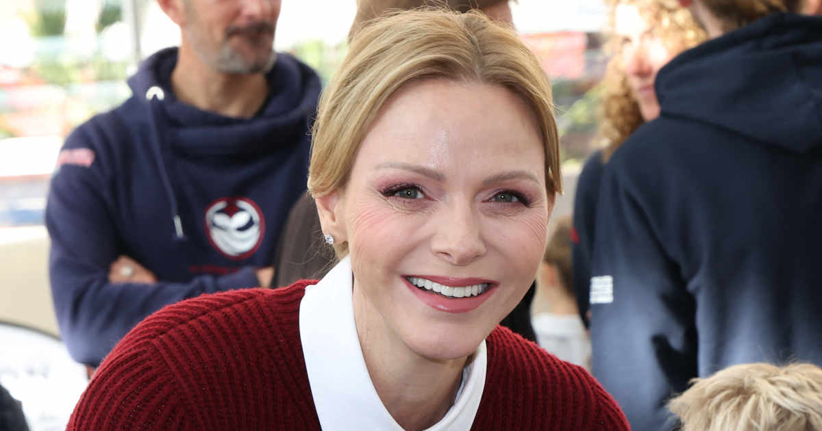 Charlene De M Naco Arrasa Con Su Jersey Con Manga Capa De Max Mara Y Charlene De Monaco Arrasa Con Su Jersey Con Manga Capa De Max Mara Y Confirma La Tendencia Que Arrasara En 2026 11fff304 018 1200x630 