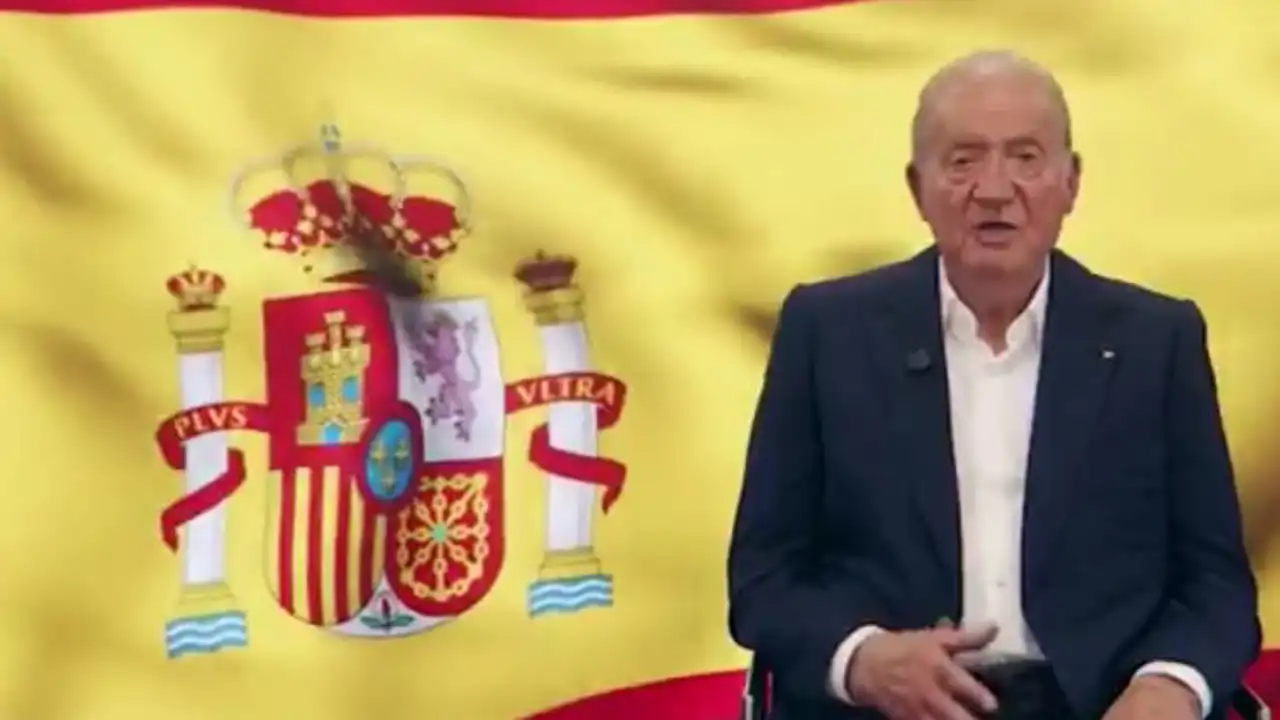 Las 3 claves del vídeo viral de Juan Carlos I, según un experto en comunicación no verbal: usa un movimiento "secreto" que utiliza los cuerpos de seguridad