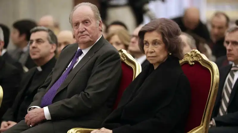 El protocolo que seguirán los Reyes Juan Carlos y Sofía en el funeral de Isabel II