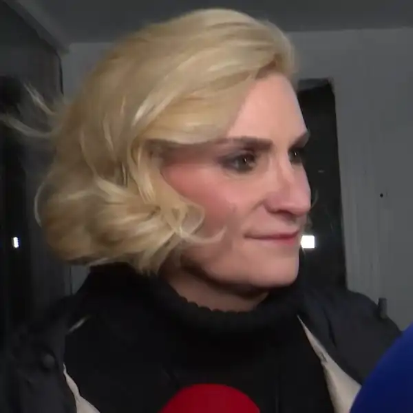 María Zurita habla con la prensa sobre las memorias del Rey Juan Carlos, 'Reconciliación'.