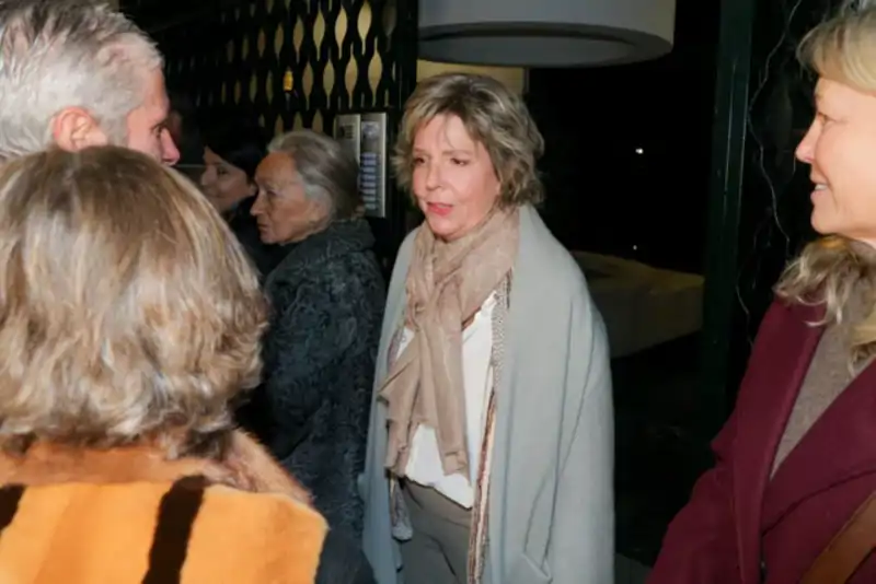 Simoneta Gómez-Acebo fue otra de las asistentes a la cita de la firma del libro del Rey Juan Carlos que tuvo lugar en Madrid.