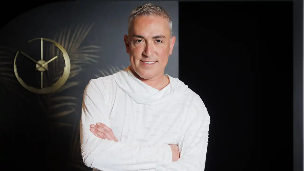 Kiko Hernández, al límite, tras la clausura de su negocio: "Más de 500.000 euros invertidos en un local donde no nos dejan entrar"