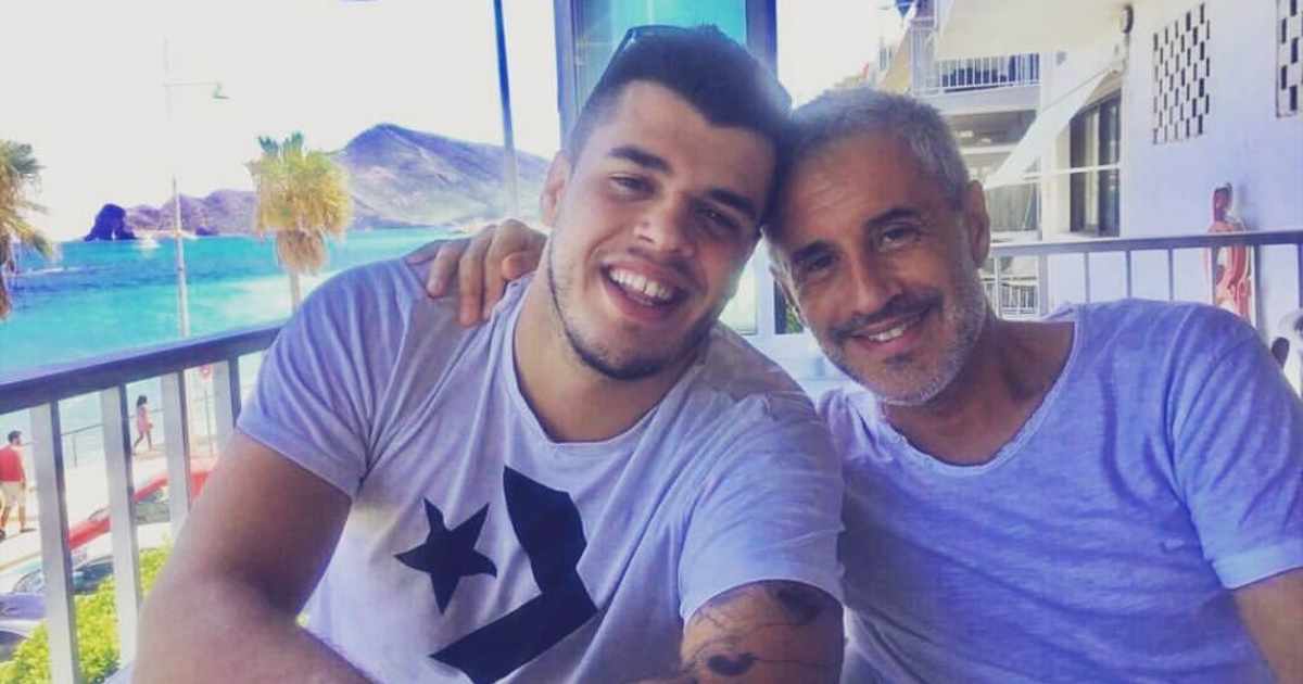 La discreta vida de Sergi Capdevila, el único hijo de Sergio Dalma, tras  reconciliarse con su padre: casado, con un hijo y alejado de los medios