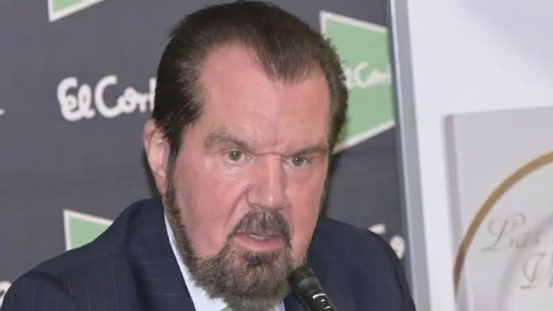 Jesús Ortiz durante la presentación del libro de su amigo Jorge Alonso