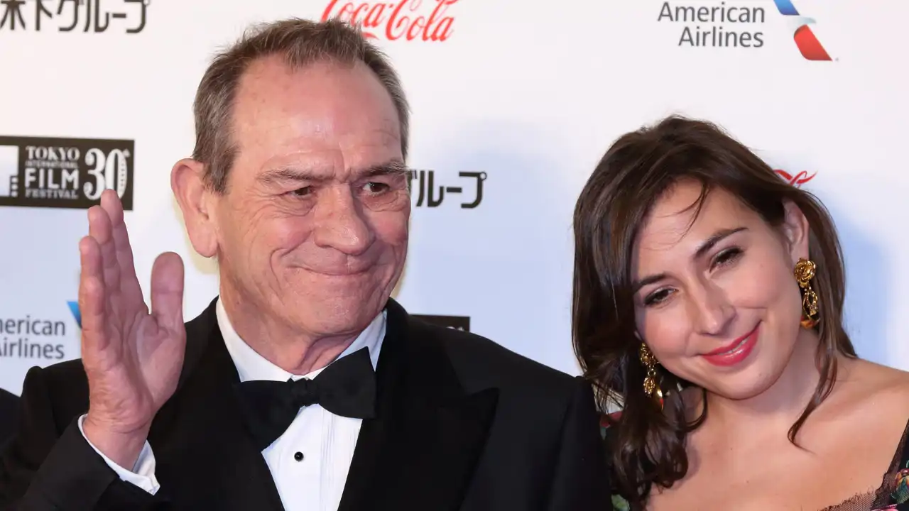 Hčerko igralca Tommyja Leeja Jonesa našli mrtvo v hotelu v San Franciscu