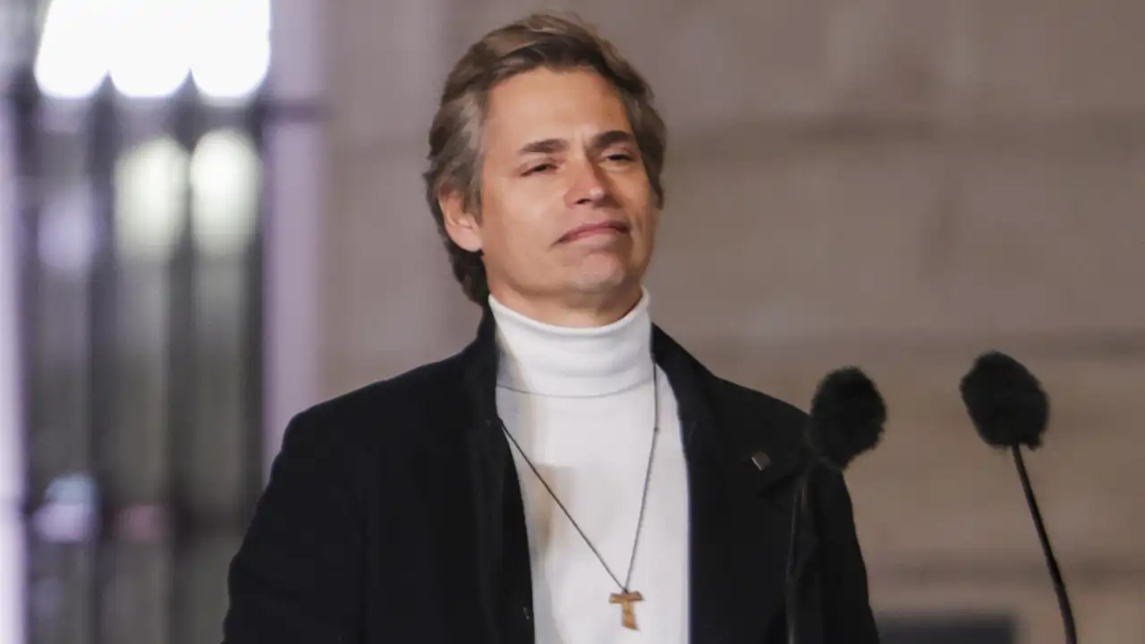 Odzivi na ameriško operacijo v Venezueli: opozicija molči, Trump napoveduje vpletenost, Nobelova nagrajenka slavi