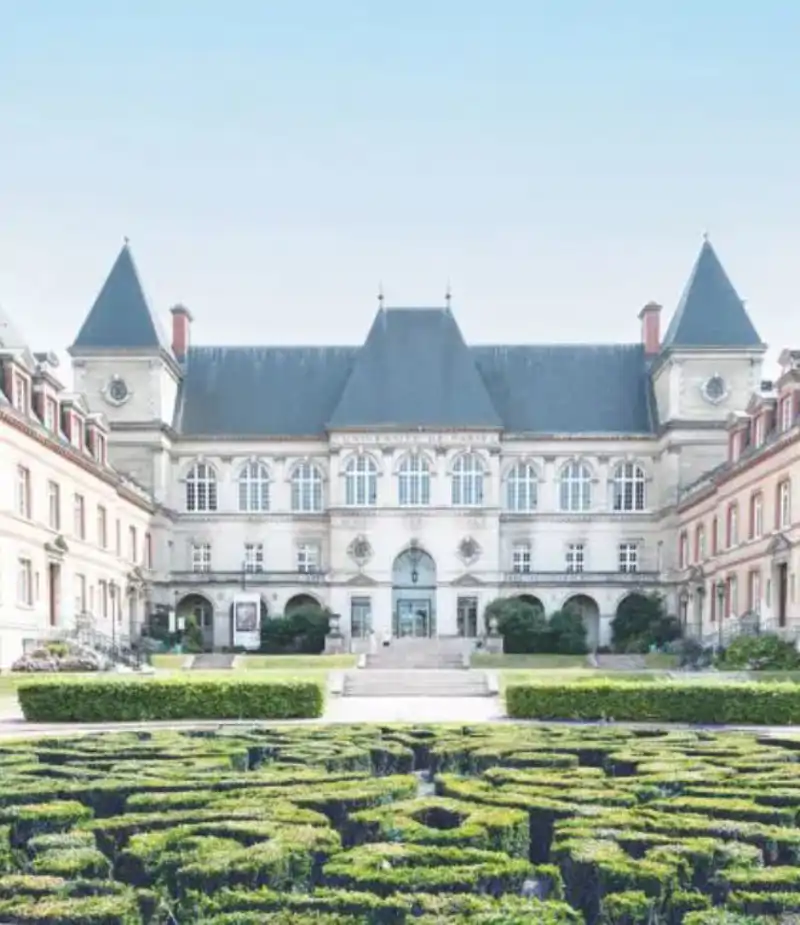 Exterior del Forward College de París, donde estudiará la Infanta Sofía su segundo año.