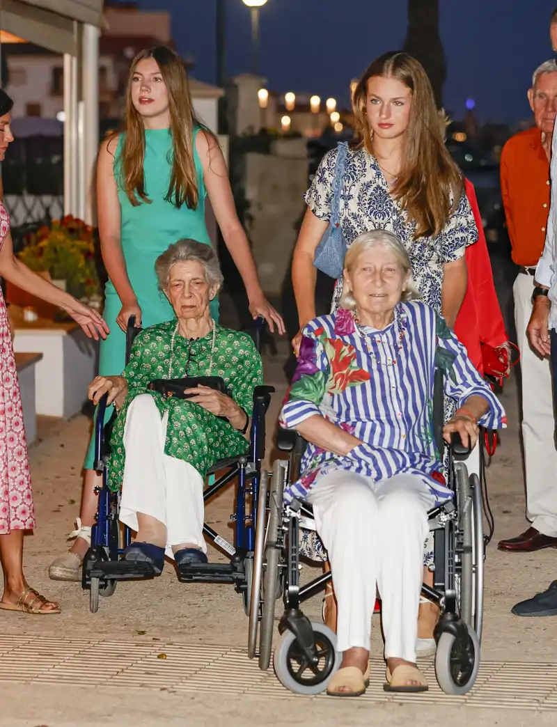 La Infanta Sofía y la Princesa Leonor junto a la princesa Irene de Grecia y la princesa Tatiana Radziwill en Palma de Mallorca.