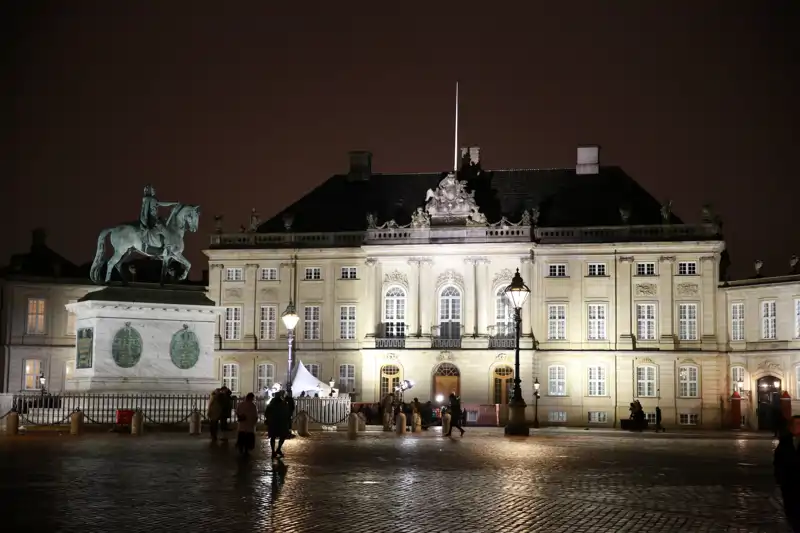 La Princesa Marie de Dinamarca abre las puertas a SEMANA del Palacio ...