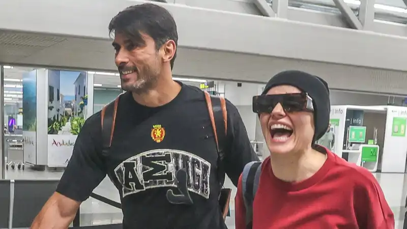 Ignacio Batallán y Melody a su llegad a a España