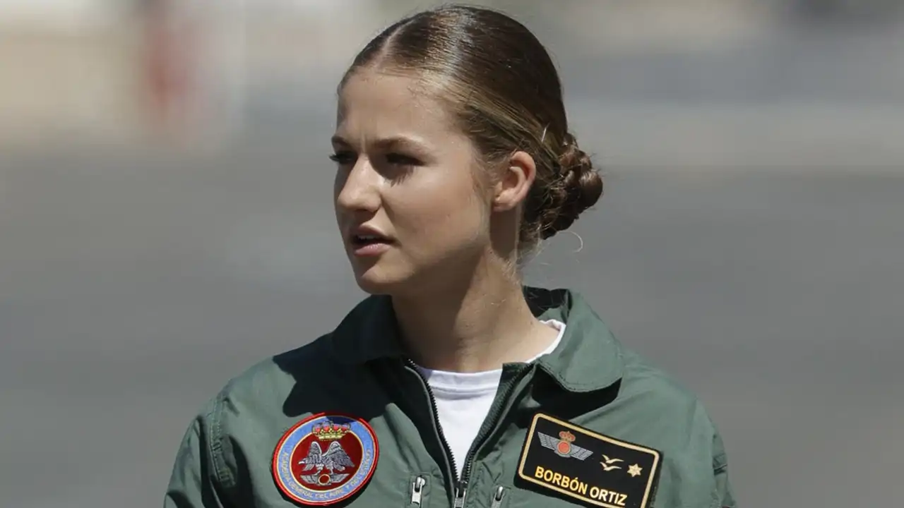 La Princesa Leonor en una de su sprimeras imágenes en la Academia General del Aire y del Espacio de Murcia