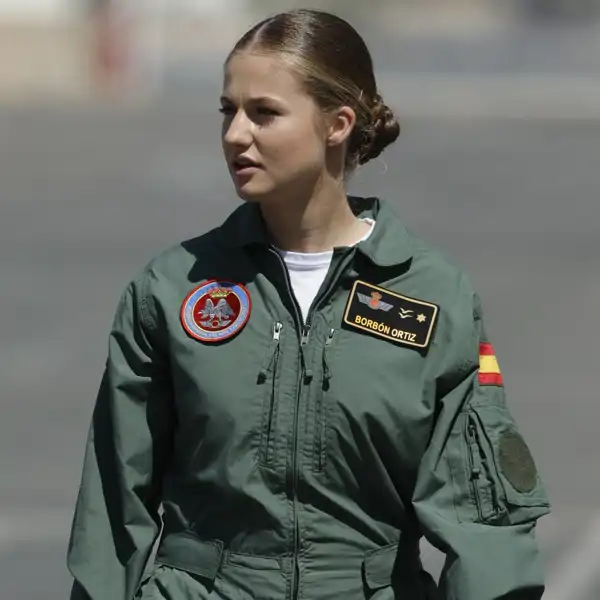 La Princesa Leonor en una de su sprimeras imágenes en la Academia General del Aire y del Espacio de Murcia