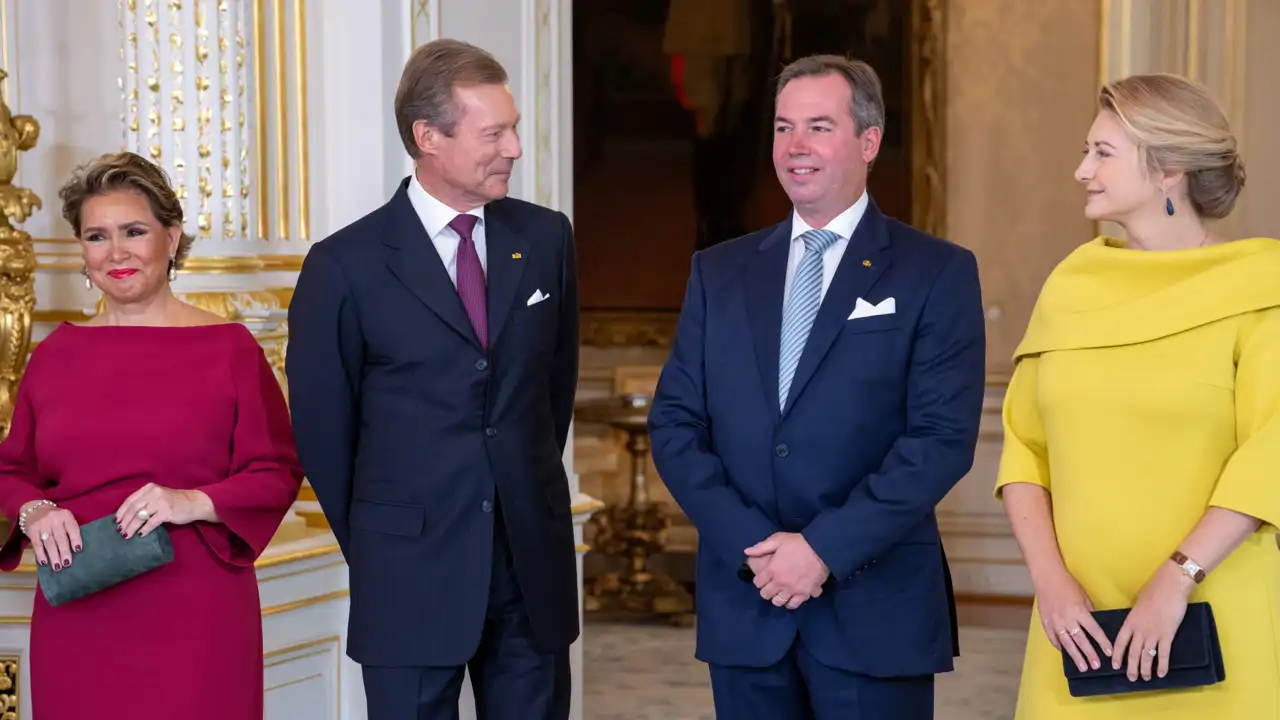 Los Duques eméritos de Luxemburgo junto a los Grandes Duques actuales en un acto institucional celebrado el 8 de octubre de 2024.