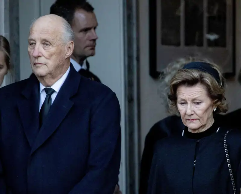 Harald y Sonia de Noruega en el funeral de Ari Behn