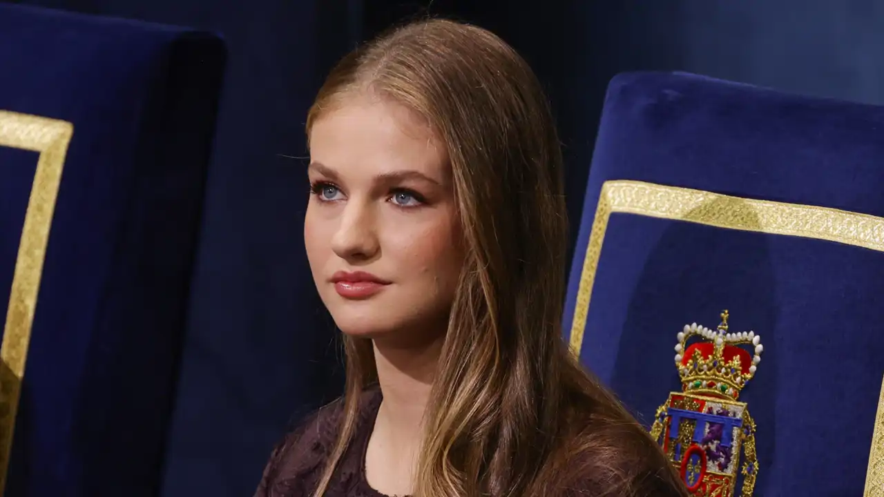 La Princesa Leonor, sentada en su asiento durante los Premios Princesa de Asturias