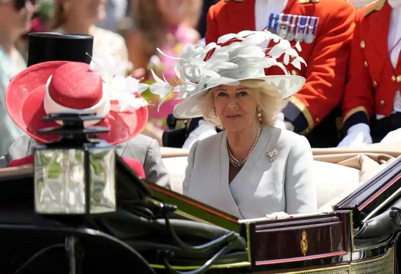 La Reina Camilla acude a la carrera de caballos Royal Ascot