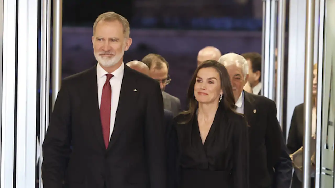 Los Reyes, Felipe y Letizia, acuden al concierto en memoria de las víctimas del terrorismo.