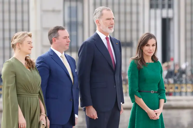 Los Reyes Felipe y Letizia durante la bienvenida con honores a los Grandes Duques de Luxemburgo