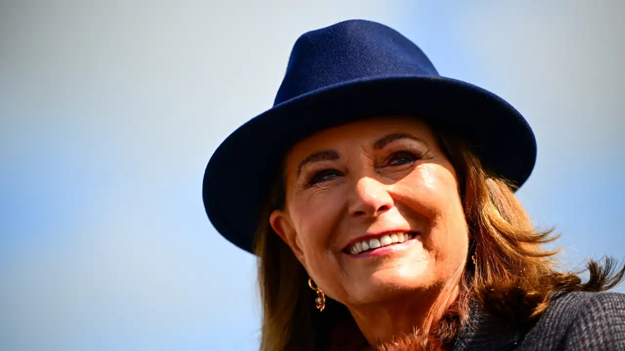 Carole Middleton toma prestadas algunas prendas de su hija para su último look con motivo de unas carreras de caballos