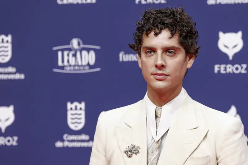 Eduardo Casanova posa durante los Premios Feroz 2026