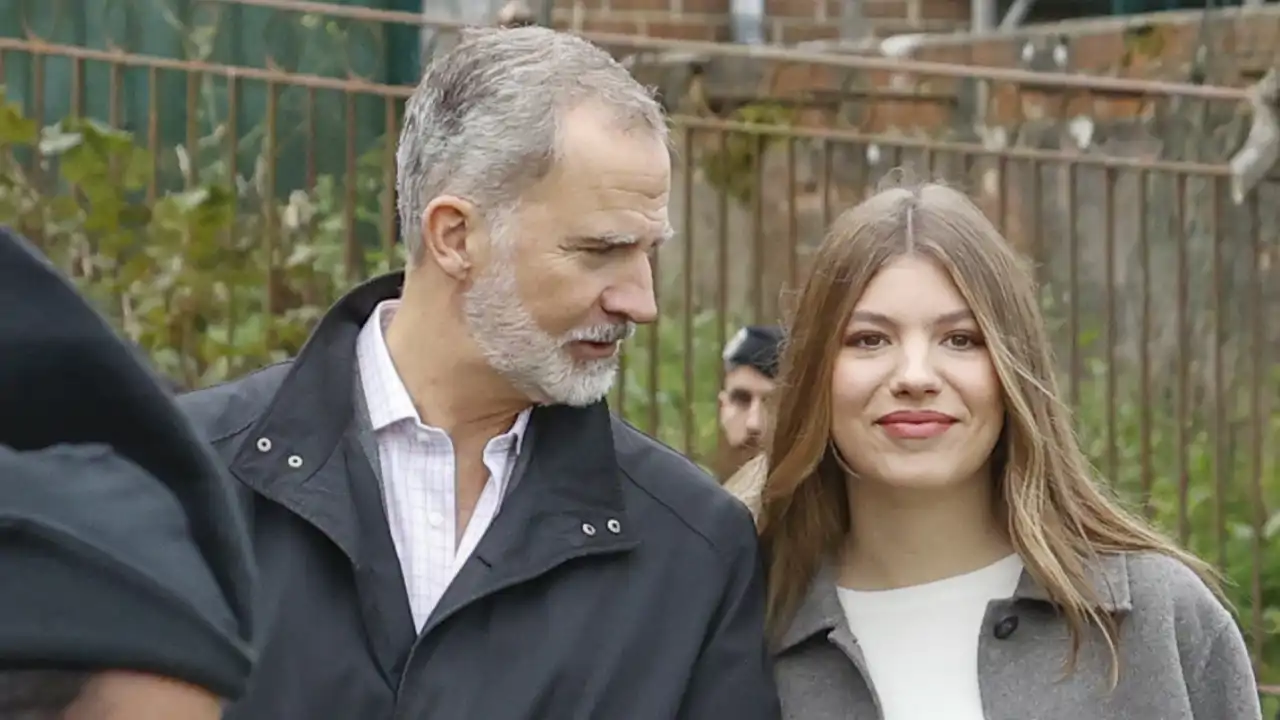 El Rey Felipe VI y la Infanta Sofía comparten su pasión por el deporte, en concreto el fútbol y el esquí.