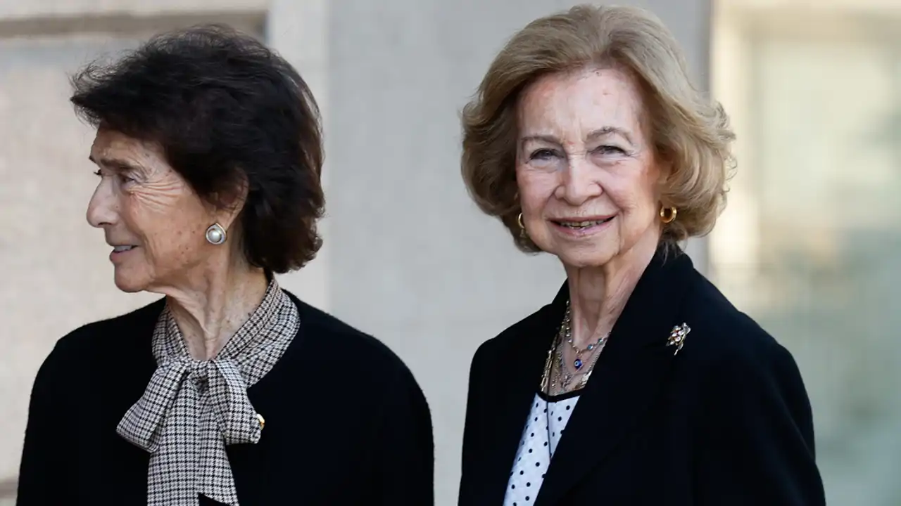 La Reina Sofía junto a una amiga