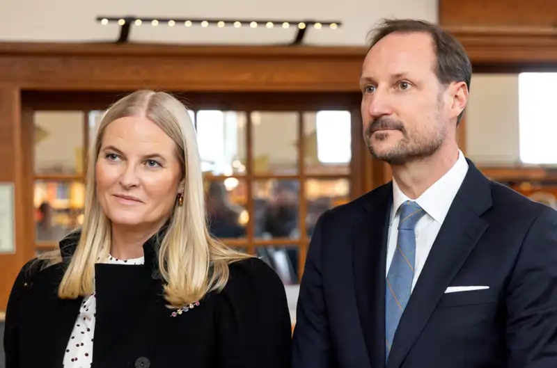 Haakon de Noruega junto a su mujer, Mette-Marit. La pareja se casó el 25 de agosto de 2001