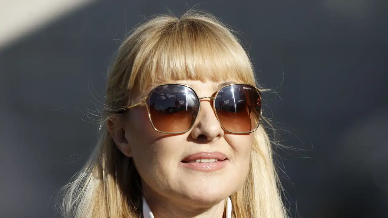 Cayetana Guillén Cuervo, hija de Gemma Cuervo, a su llegada al Tanatorio de la Paz para darle el último adiós a su madre