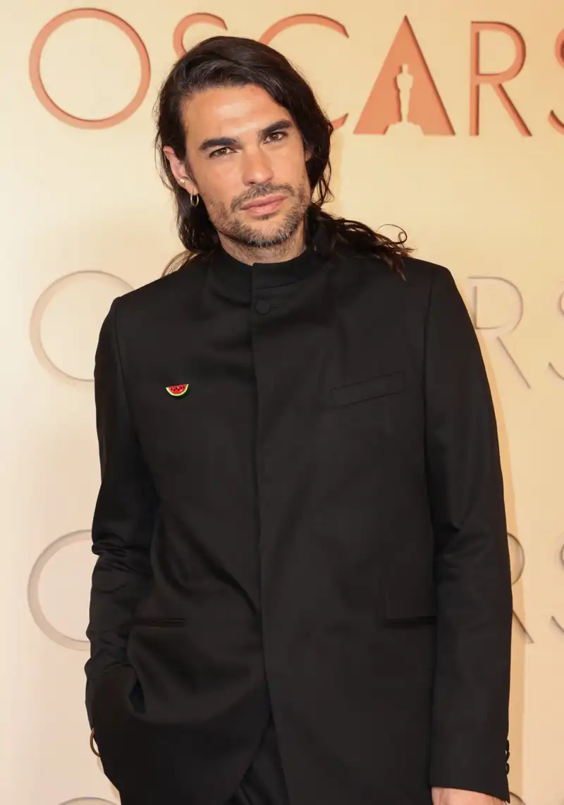 Oliver Laxe, director de 'Sirat', en la alfombra roja de los Premios Oscar 2026.