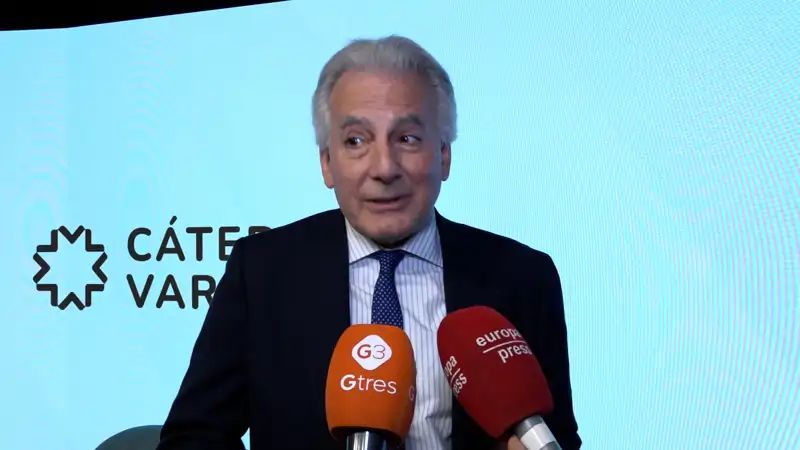 Álvaro Vargas Llosa, hijo mayor del Premio Nobel, está al frente de la compañía que gestiona sus derechos de autor