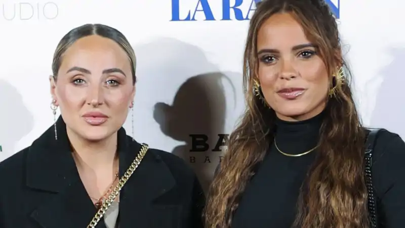 Rocío Flores y Gloria Camila