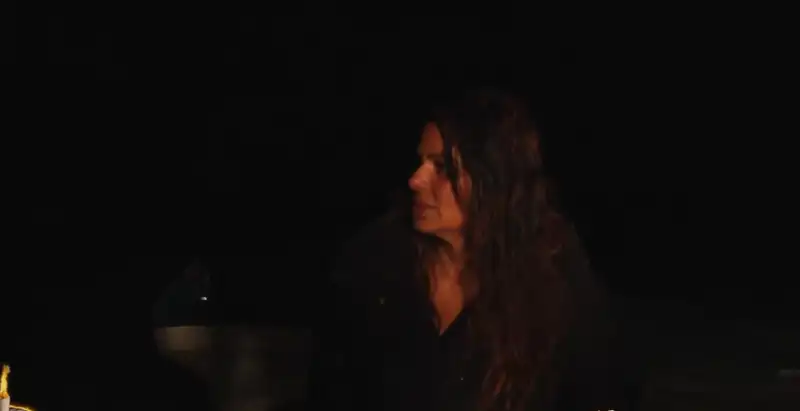 Marisa Jara ya se encuentra con Darío y Borja en Playa Destino. 