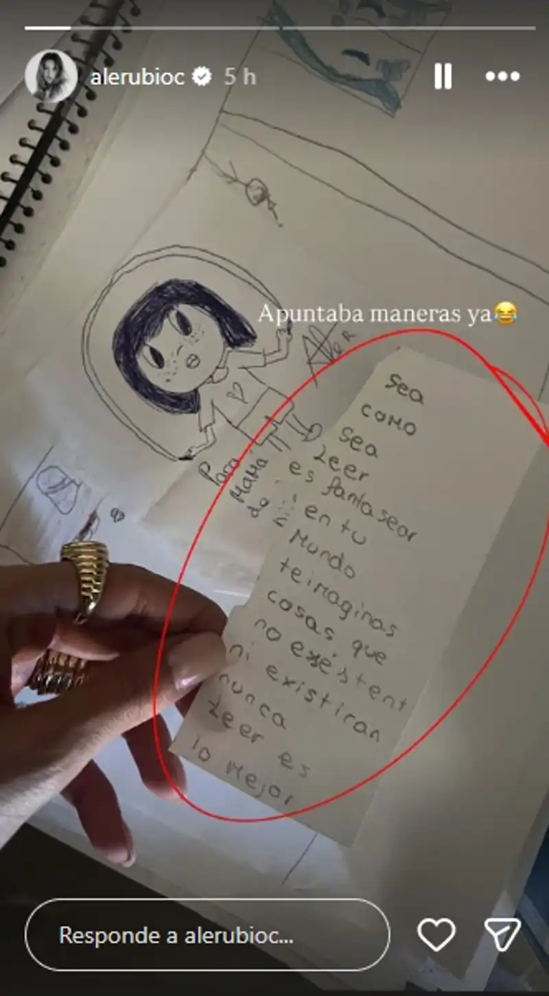 Alejandra Rubio ha encontrado los textos que escribía cuando era una niña.