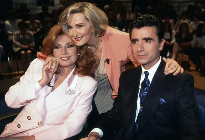 Nieves Herrero junto a Rocío Jurado y Ortega Cano