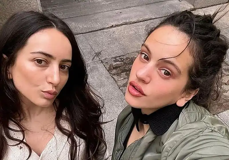 Pilar, o Pili para los amigos, junto con su hermana Rosalía en uno de los pocos selfies que hay de ellas dos juntas. 