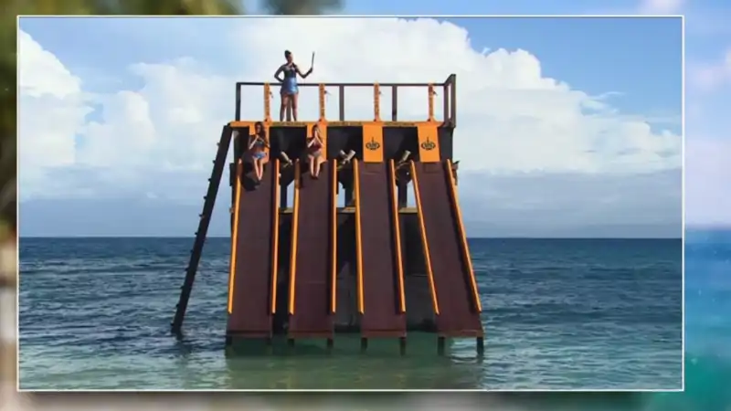 Maica y Claudia sobre el tobogán de Supervivientes antes de conocer quién de las dos gana la salvación de esta semana.