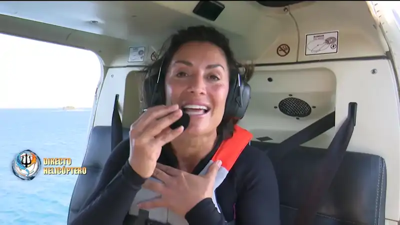 Nagore Robles justo antes de saltar del helicóptero de 'Supervivientes'