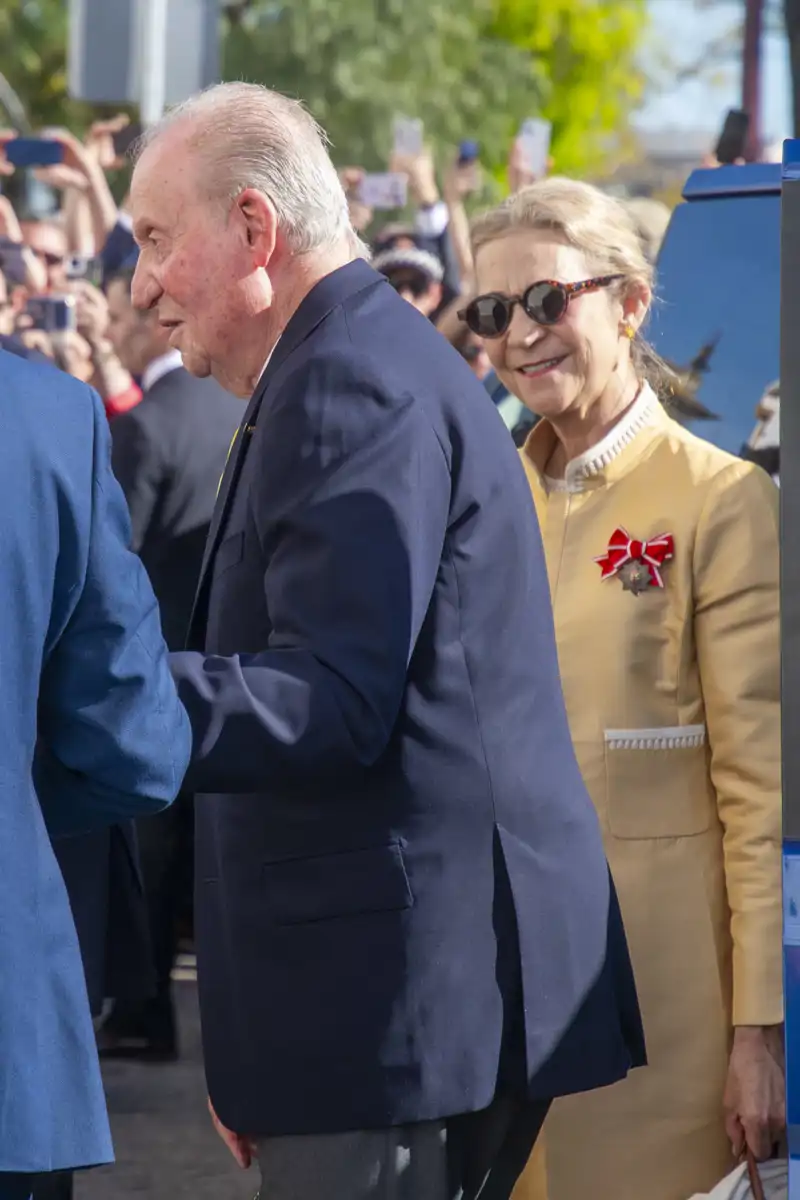 La Infanta Elena acompaña a su padre el Rey Juan Carlos en Sevilla