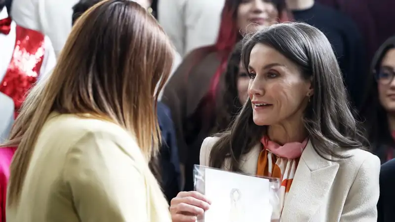 La Reina Letizia, sorprendida en su cita de trabajo