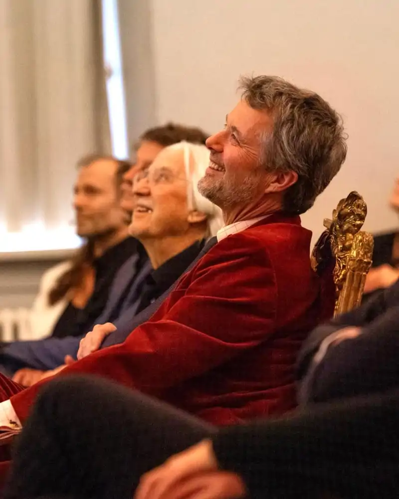 El Rey Federico en un acto institucional