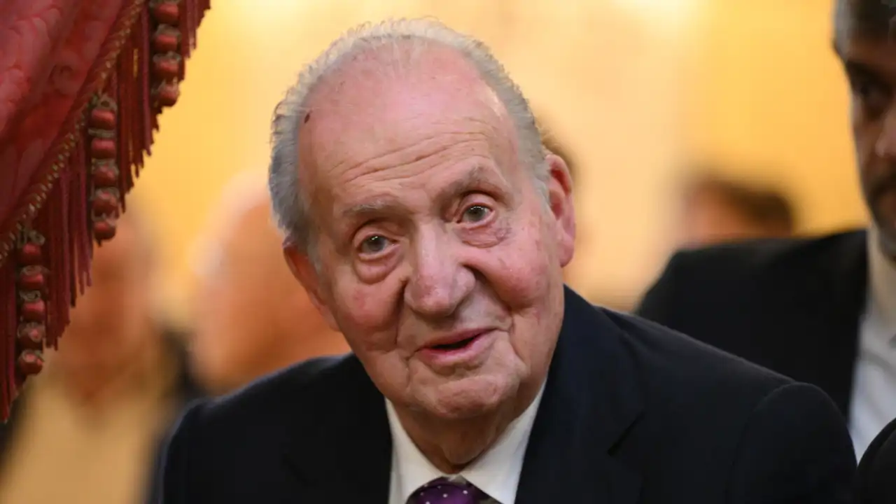 El Rey Juan Carlos en la Asamblea Nacional de París para recibir un premio por 'Reconciliación'