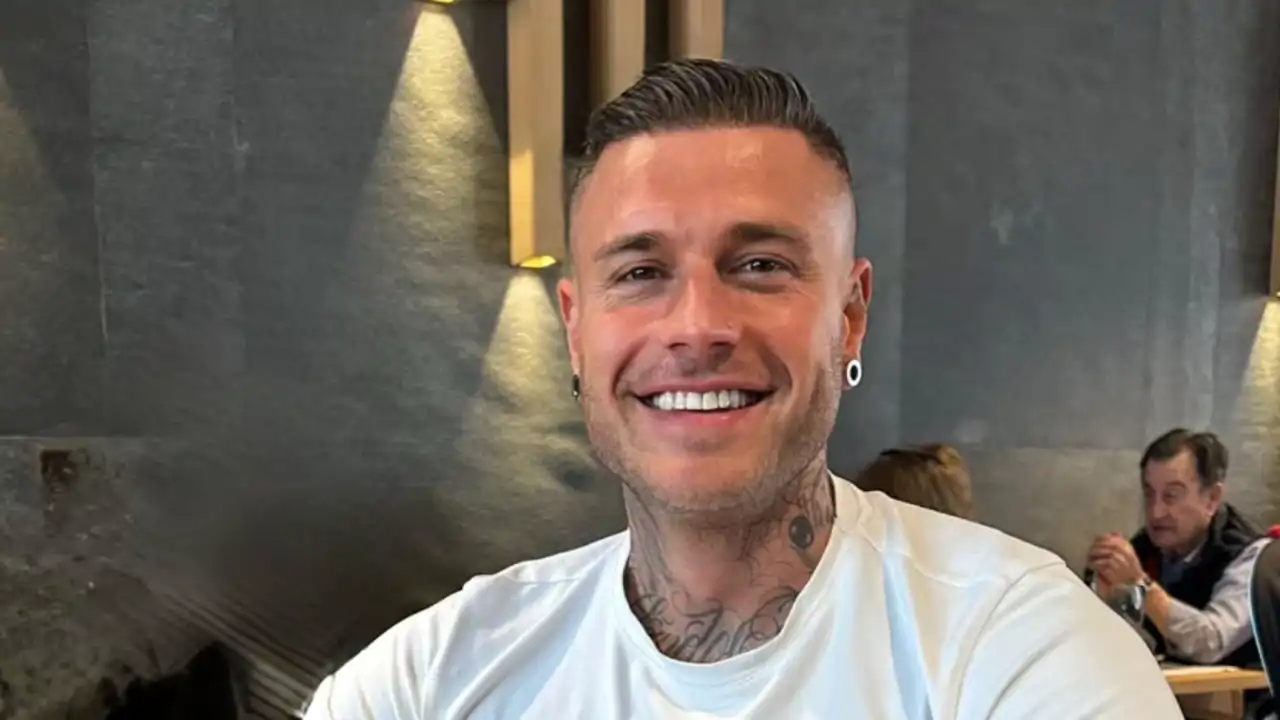 Naiara, exnovia de Adrián Rodríguez, da su versión en redes sociales, pero la borra horas después: "Necesita ayuda y a mi casa no volverá después de todo"