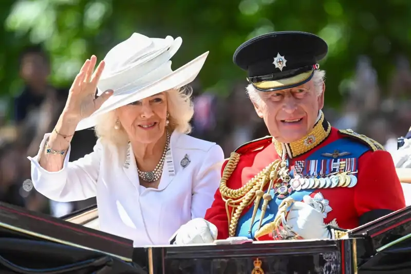 Carlos III y Camilla Parker Bowles