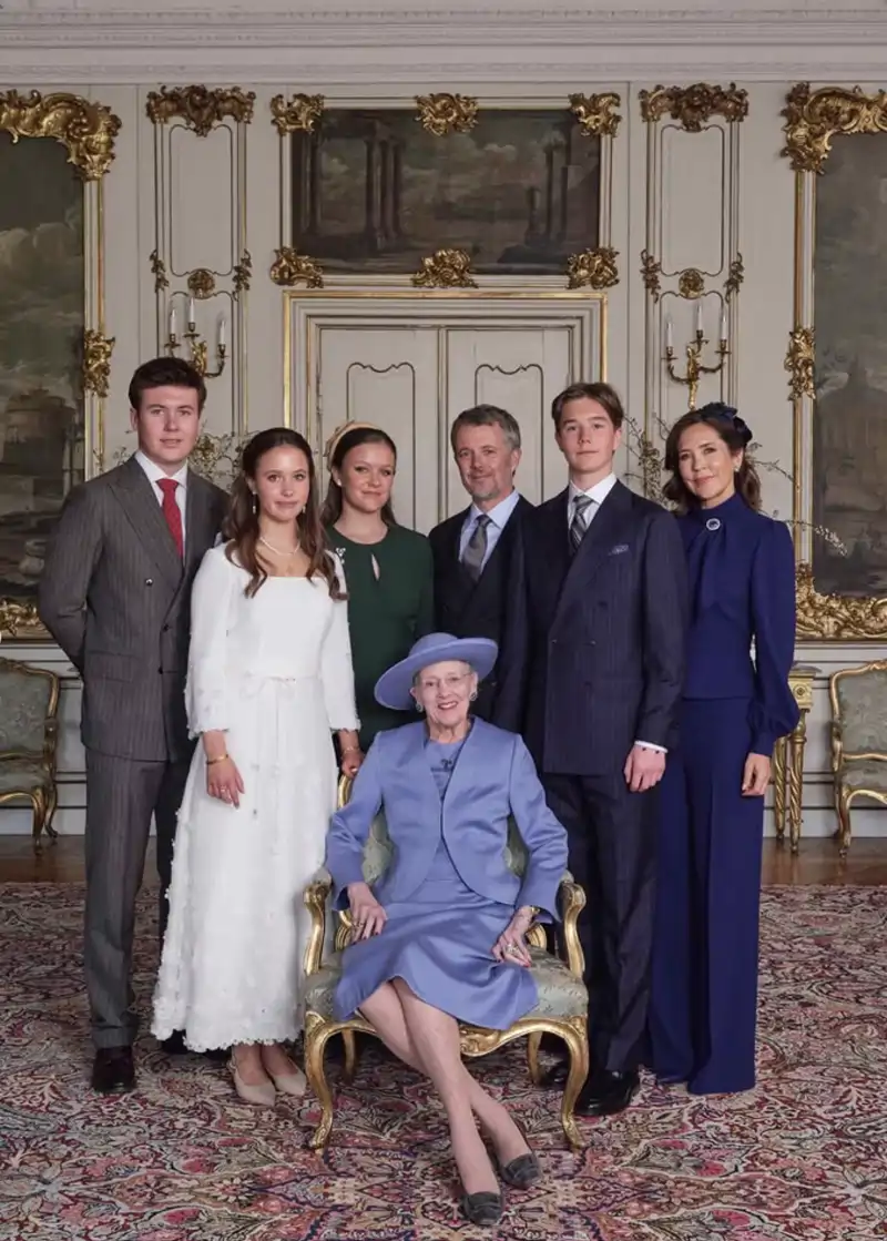 La Familia Real danesa al completo por la Confirmación de los príncipes Vincent y Josephine