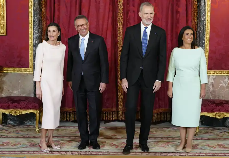 Los Reyes Felipe y Letizia con el presidente de Portugal y la primera dama