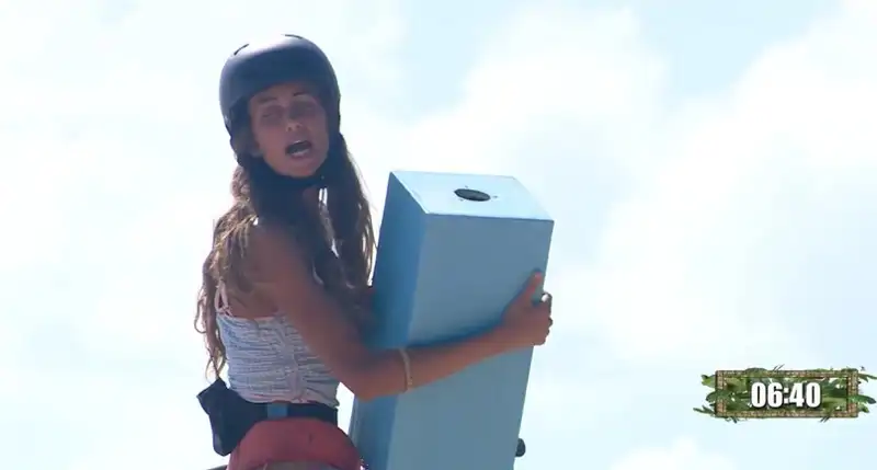 Maica, completamente desbordada, en la prueba del domingo 19 de abril, que finalmente ha perdido su equipo. 